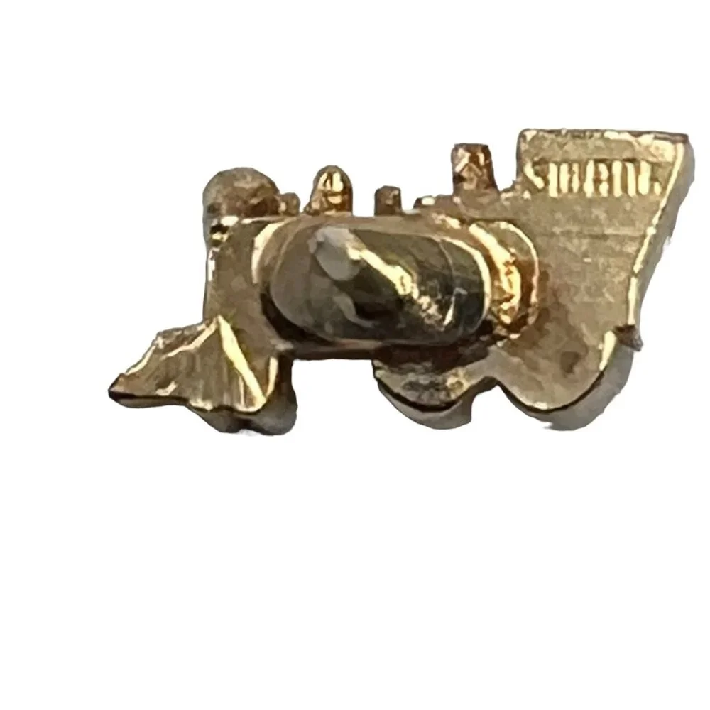 Vintage Swank Train Engine Tie Tack Pin Gold Tone Green Accent‎ Railroad Pin